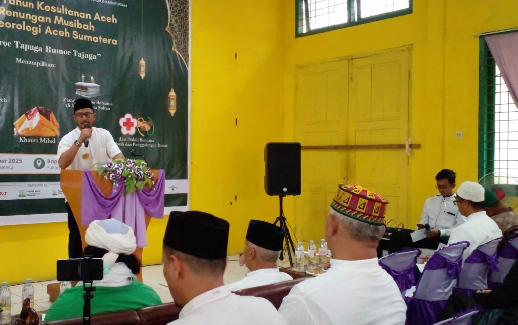 Ketua Yayasan Sultan Alaidin Masyursyah Tuanku Warul Walidin menyampaikan sambutan pada perayaan Milad 518 tahun Kesultanan Aceh. Foto: IST