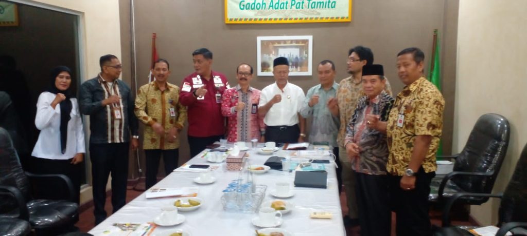 Pimpinan MAA dan Kakanwil Kemenkum Aceh Bahas Pembentukan Posbankum.Foto: IST