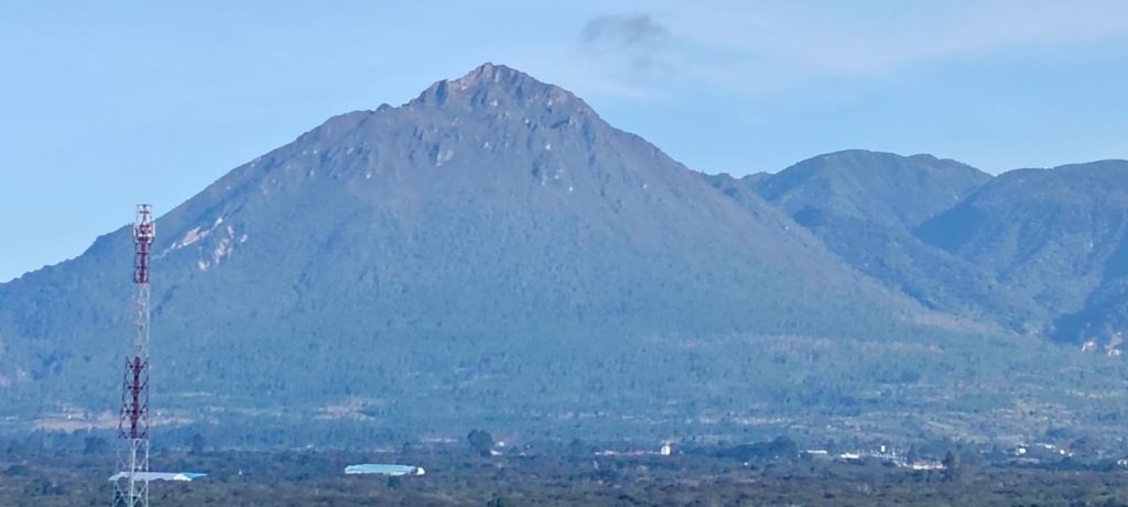 Aktivitas vulkanik Gunung Burni Telong di Kabupaten Bener Meriah, Aceh, dilaporkan mengalami penurunan kegempaan dalam beberapa waktu terakhir.