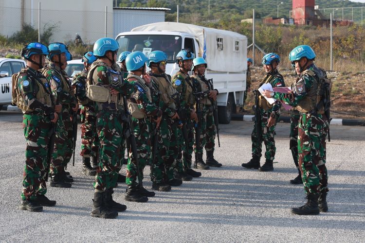 Prajurit TNI yang tergabung dalam misi perdamaian Pasukan Sementara PBB di Lebanon (UNIFIL).