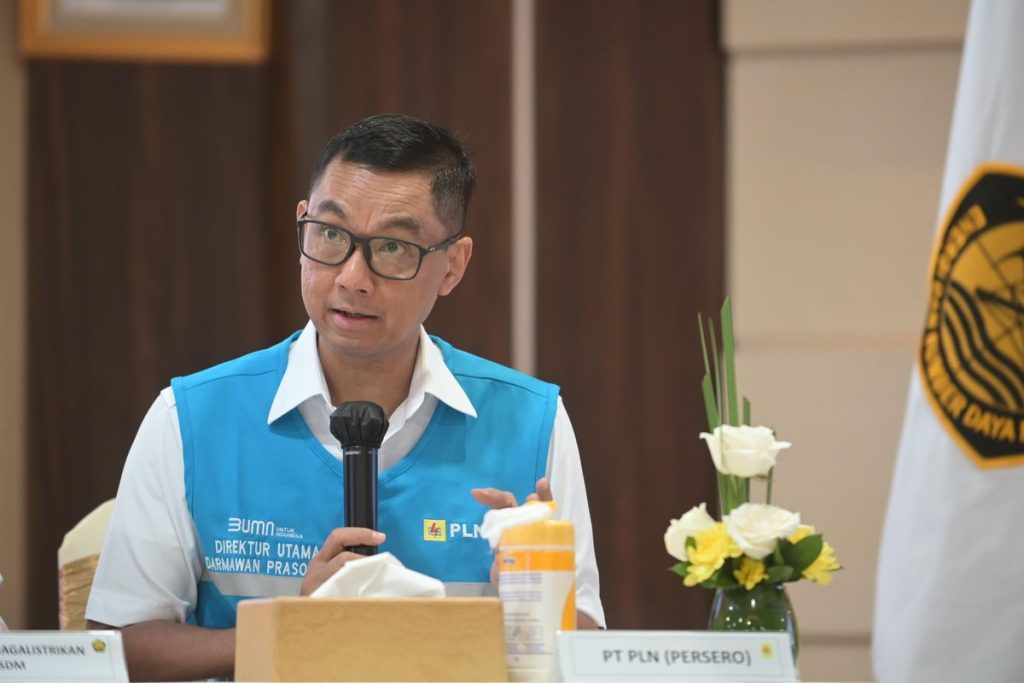 Direktur Utama PT PLN (Persero), Darmawan Prasodjo, menyampaikan permohonan maaf kepada seluruh masyarakat di Pulau Sumatra atas insiden pemadaman listrik massal (blackout) yang terjadi sejak Jumat (22/5/2026).