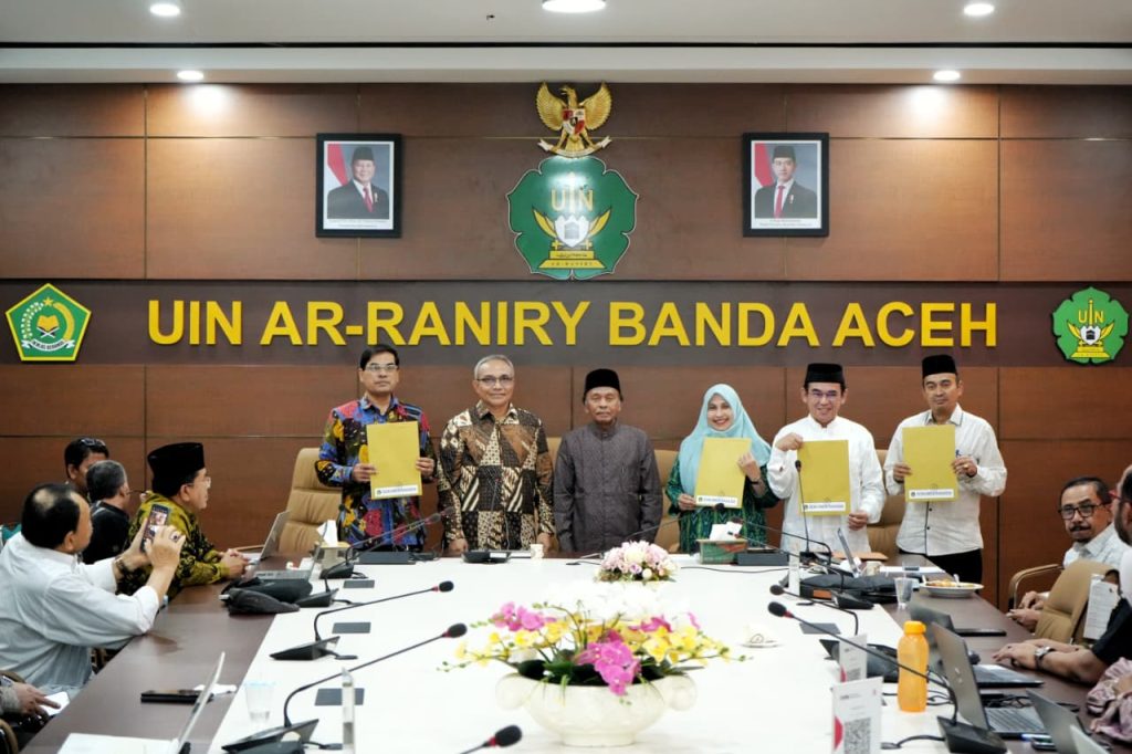 Senat Universitas Islam Negeri (UIN) Ar-Raniry Banda Aceh menggelar rapat pemberian pertimbangan kualitatif bagi bakal calon Rektor UIN Ar-Raniry periode 2026–2030. Kegiatan tersebut berlangsung di Biro Rektorat UIN Ar-Raniry, Kamis (30/4/2026).