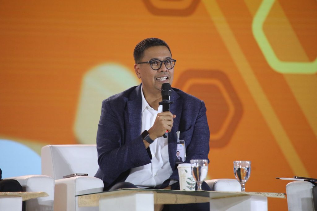 PT Bank Syariah Indonesia (Persero) Tbk (BSI) menegaskan kesiapannya untuk memimpin dan menaikkan kelas ekosistem halal di Indonesia. Langkah strategis ini diambil guna mengoptimalkan potensi pasar halal lifestyle nasional yang kini mencapai Rp5.000 triliun.