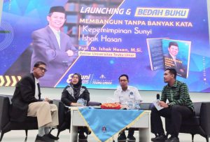 Universitas Teuku Umar (UTU) meluncurkan dan membedah buku Membangun Tanpa Banyak Kata: Kepemimpinan Sunyi Ishak Hasan di Auditorium Teuku Umar, Meulaboh, Senin (8/6/2026).