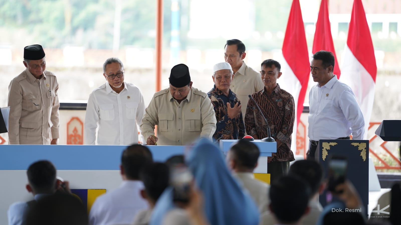 Presiden Prabowo Subianto meresmikan lima bendungan, dua diantaranya berada di Aceh yakni bendungan Keureutoe di Kabupaten Aceh Utara dan bendungan Rukoh di Kabupaten Pidie. Tiga bendungan lainnya adalah Bendungan Meninting di Nusa Tenggara Barat (NTB), bendungan Jlantah di Jawa Tengah dan bendungan Sidan di Bali.