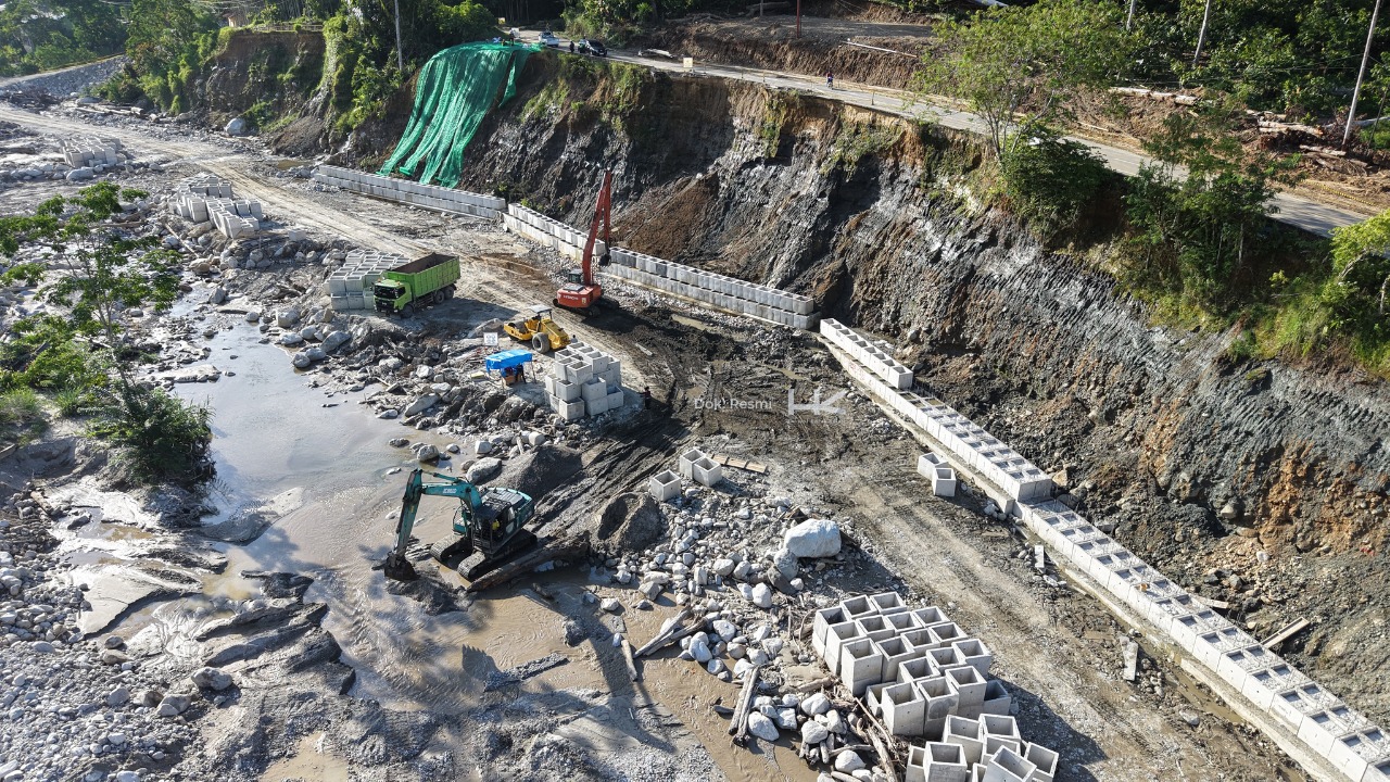 PT Hutama Karya (Persero) terus mempercepat penyelesaian sejumlah proyek Penanganan Tanggap Darurat sektor Bina Marga di Sumatra guna memastikan konektivitas masyarakat terdampak bencana dapat segera pulih dan kembali berfungsi secara optimal.