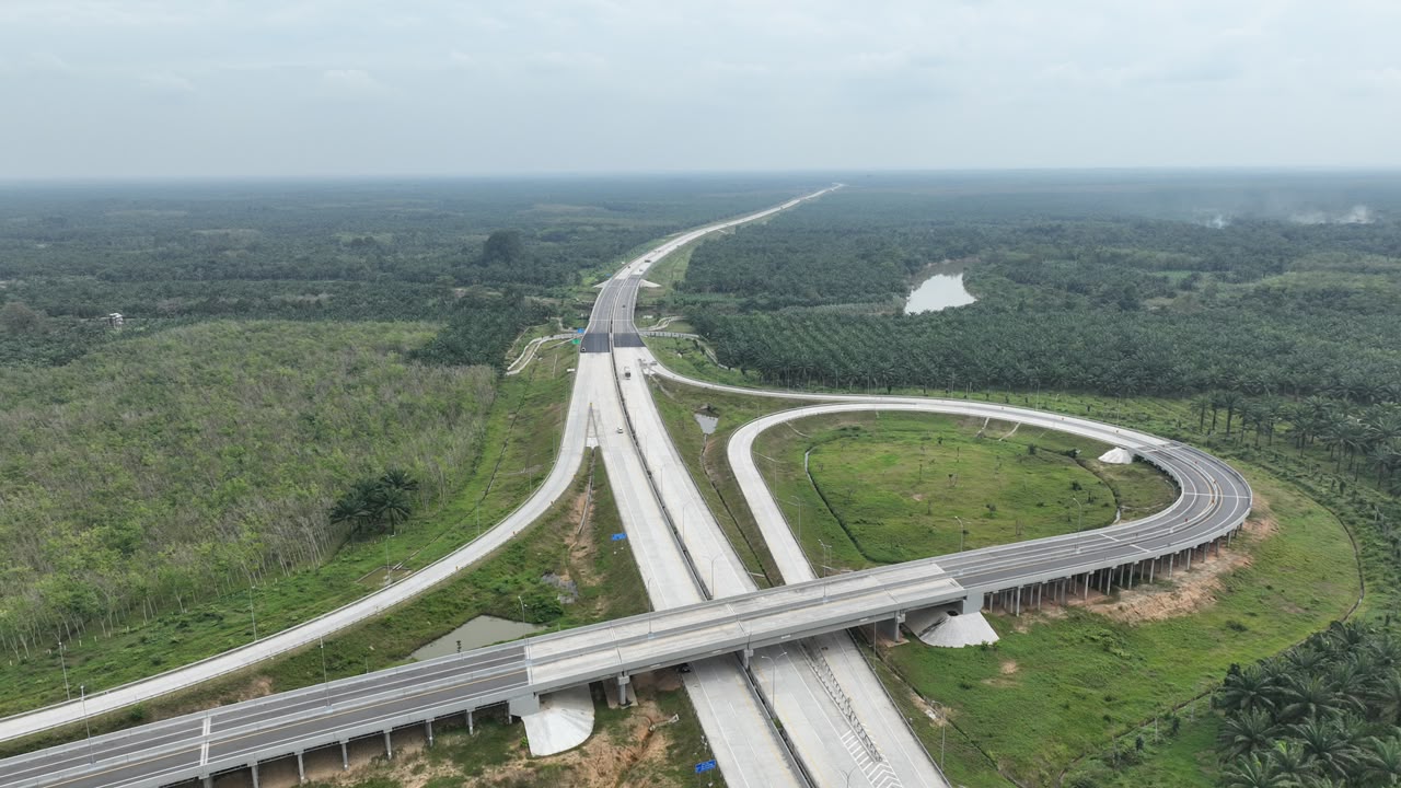PT Hutama Karya (Persero) (Hutama Karya) akan melakukan pekerjaan pemeliharaan Oprit Jembatan Batang Serangan di kilometer 55 Ruas Tol Binjai–Langsa sebagai upaya menjaga kualitas infrastruktur serta memastikan keamanan, keselamatan, dan kenyamanan pengguna jalan tol.